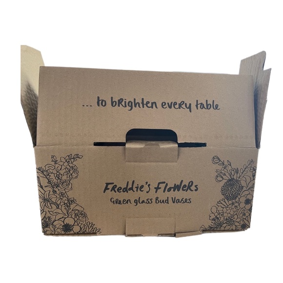 Freddie's Flowers Green Glass Bud Vases Set of 3 - Picture 3 of 6